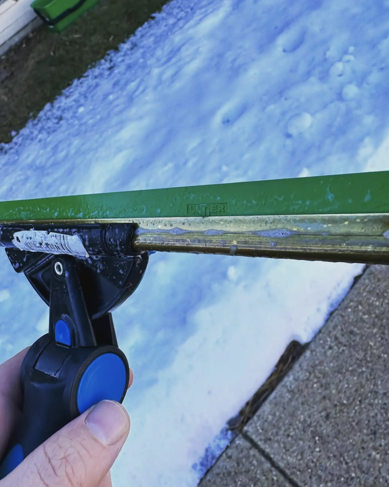 how to clean windows without streaks
